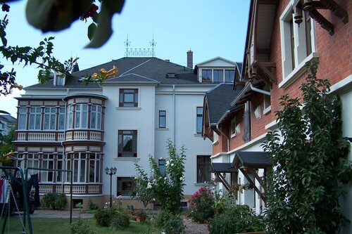 28 - 