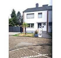 Haus zum Mieten in Oberhausen 2.600,00 € 130 m²