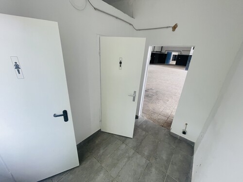 WC ( Damen & Herren) - 