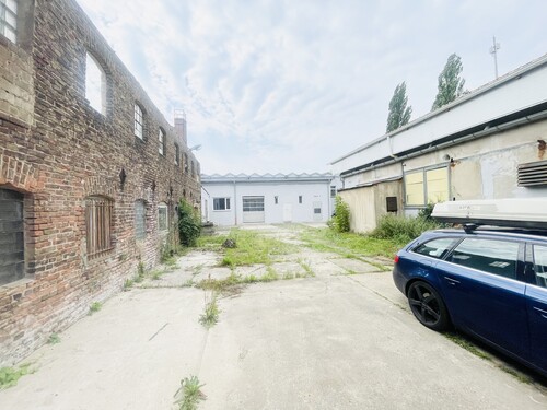 Blick in Richtung Halle 6 und Nebengebäude 1 - 