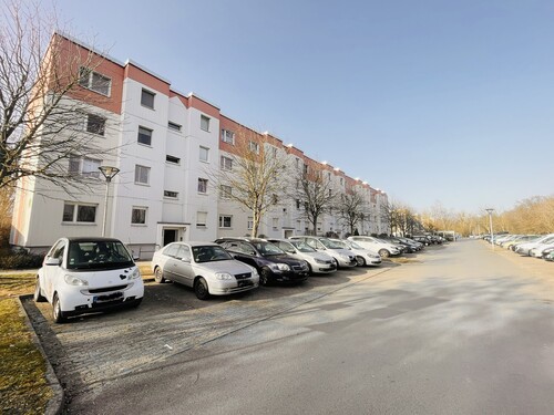 Blick in Richtung der angrezenden MFH - 6 Zimmer Grundstück zum Kaufen in Rüdersdorf bei Berlin