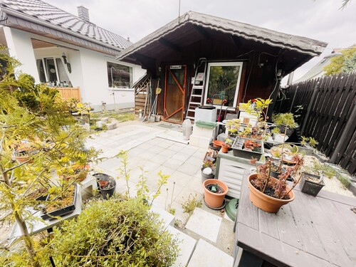 Blick in Richtung Nebengebäude - 