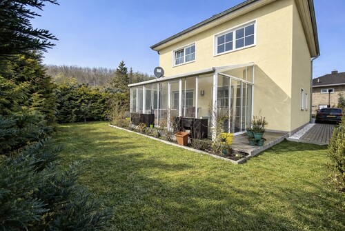 Blick in Richtung Rückseite der Stadtvilla - 