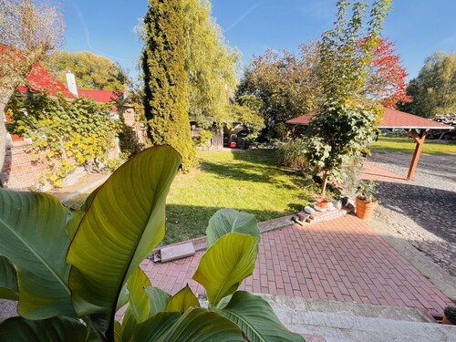 Gartenbereich - Mehrfamilienhaus, Wohnhaus mit 301,00 m&sup2; in Lindow (Mark) / Klosterheide zum Kaufen
