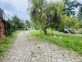 Blick von der Einfahrt kommend, in Richtung Baugrundstück - 