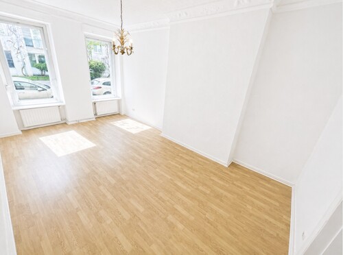 Blick in Richtung Wohnbereich - Zimmer 3 - freie ETW in Berlin-Reinickendorf – 3 Zimmer + 85 m² zur Selbstnutzung oder als Kapitalanlage!