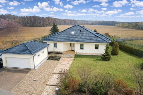 Blick in Richtung Grundstück - Wandlitz - EFH auf 1.283 Grundstück mit Garten, Terrasse, Garage - nur 500 m zum Wandlitzer See !