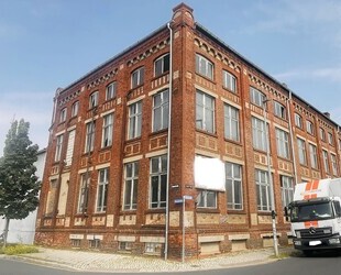 Stadtteil-Luckenwalde MFH (4 WE + 1 GE) & Rohbau -Ausbau zu MFH mit ca.1.000 - 1.200 qm Wohnfläche !
