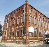 Stadtteil-Luckenwalde MFH (4 WE + 1 GE) & Rohbau -Ausbau zu MFH mit ca.1.000 - 1.200 qm Wohnfläche !