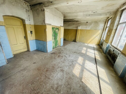 Rohbau - zwecks Wohnfläche - Flurbereich - Mehrfamilienhaus, Wohnhaus mit 263,50 m&sup2; in Luckenwalde zum Kaufen