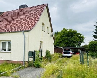 19 km bis Prenzlau – Vollsanierte DHH (2005) in Werbelow auf 1.510 m² Grundstück mit großem Garten ! - Uckerland / Werbelow