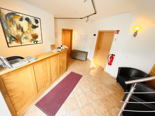 Blick in Richtung - Pension - Eingangsbereich - 