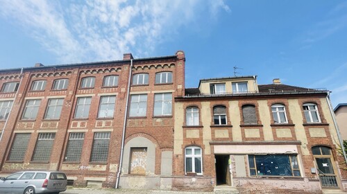 Fronansicht Rohbau & MFH - Stadtteil-Luckenwalde MFH (4 WE + 1 GE) & Rohbau -Ausbau zu MFH mit ca.1.000 - 1.200 qm Wohnfläche !