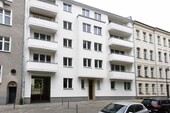 Frontansicht - ETW - Kurfürstendamm nur 1,5 km entfernt – Bezugsfreie 1-Zimmer mit freie Stellplätze in Top Lage !