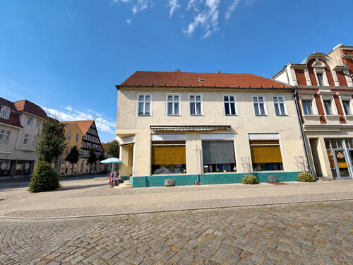 Seitenansicht - 13 Zimmer Wohn- & Geschäftshaus zum Kaufen in Kyritz