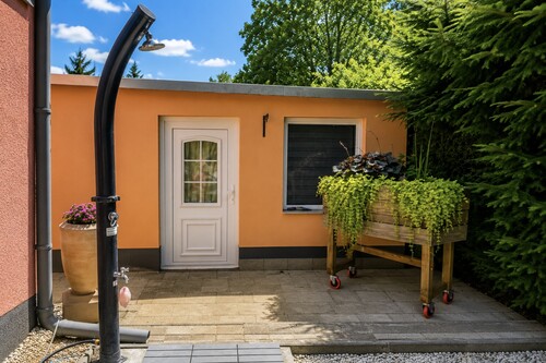 Blick in Richtung - Garage / Dusche - 
