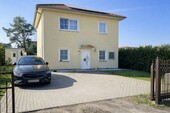 Frontansicht - 4 Zimmer Einfamilienhaus zum Kaufen in Berlin / Biesdorf