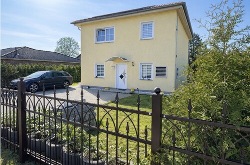 Blick in Richtung Stadtvilla - 4 Zimmer Einfamilienhaus in Berlin / Biesdorf