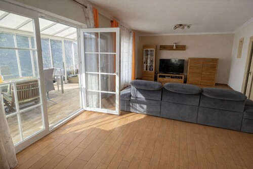 Blick in Richtung Terrasse / Pavillon - 
