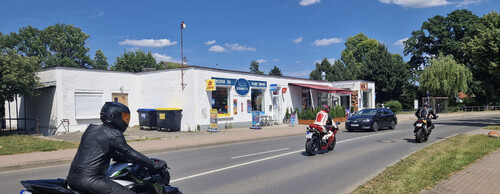 Blick in Richtung Geschäftshaus - Kapitalanleger & Investoren aufgepasst: Gewerbeeinheiten mit 305 qm & Ausbaupotenzial! - Oranienburg