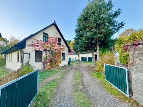 Einfahrt großes EFH - 8 Zimmer Einfamilienhaus zum Kaufen in Nuthe-Urstromtal / Ruhlsdorf
