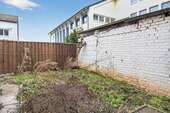 Garten zur EG Wohnung - Mehrfamilienhaus, Wohnhaus mit 164,62 m&sup2; in Stuttgart zum Kaufen