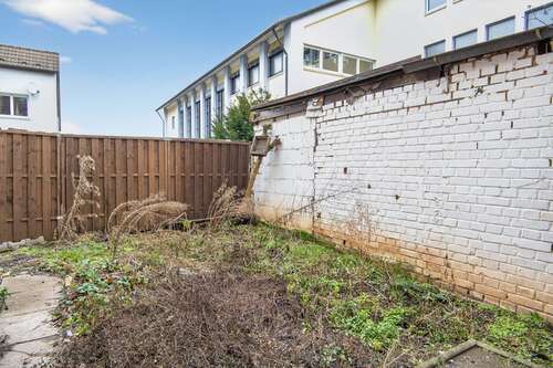 Garten zur EG Wohnung - Mehrfamilienhaus, Wohnhaus mit 164,62 m&sup2; in Stuttgart zum Kaufen
