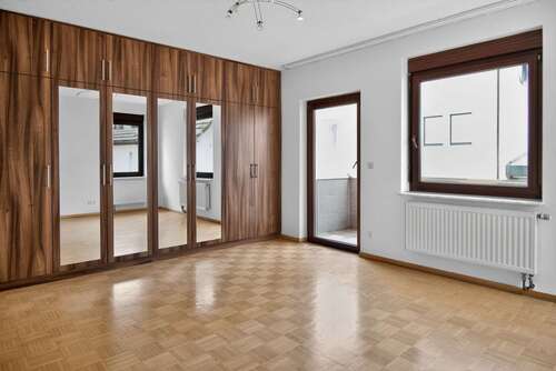1. OG Schlafzimmer - 