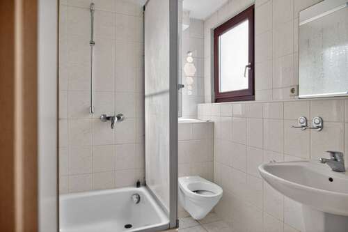 2. OG Badezimmer Nr. 1 - 