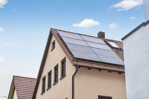 Außenansicht - 7 Zimmer Mehrfamilienhaus, Wohnhaus zum Kaufen in Stuttgart