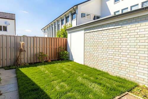 Garten zur EG Wohnung - (KI generiert) - 