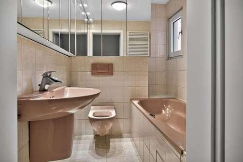 Badezimmer (1.OG) - 