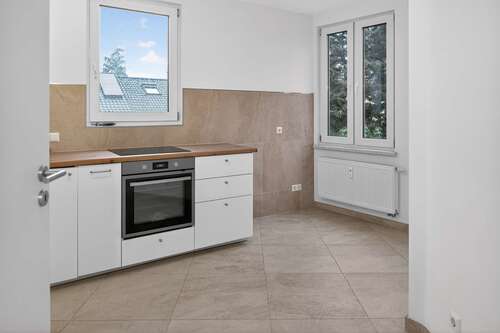 Küche - Frisch sanierte 3-Zimmer-Wohnung mit moderner Einbauküche