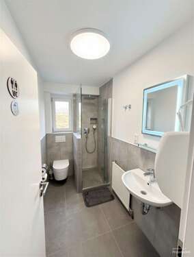 Gemeinschaftsbadezimmer - Hotel, Pension, Gasthof in Stuttgart zur Miete
