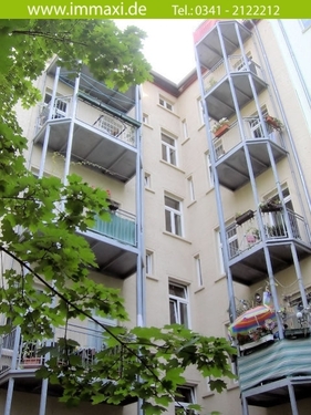 Hausansicht hinten - 3 Zimmer Etagenwohnung in Leipzig