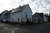 Foto - 7 Zimmer Mehrfamilienhaus, Wohnhaus zum Kaufen in Freirachdorf