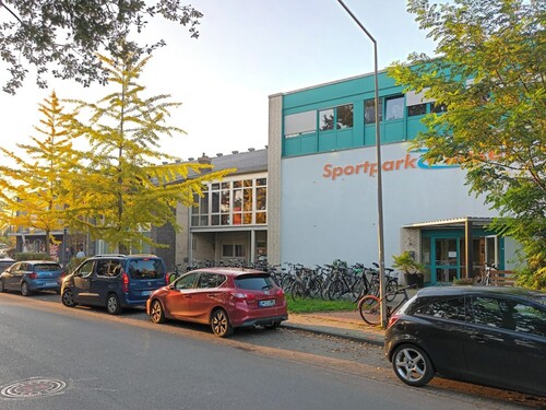 Außenansicht - Das Top Event- und Freizeitcenter mit Spitzenrendite von 8,18 % in Münsters Westen!!