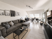 großer Wohn/-Essbereich - Kapitalanlage oder Invest für die Zukunft! 3 Zimmer ETW. mit Loggia & PkW Stellplatz !