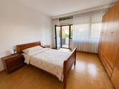 Schlafzimmer mit Balkon - 