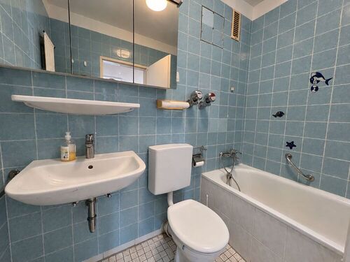 Badezimmer - 3- Zimmerwohnung mit 74,86 m&sup2; in Dietzenbach zum Kaufen