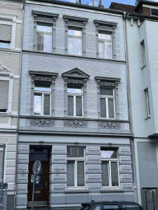 Hausansicht., - Apartement im EG mit Citylage 41061 geboten