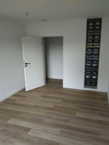Zimmer 2 mit Balkonausgang zur Rückseite - 3 Zimmer 3- Zimmerwohnung zur Miete in Mönchengladbach