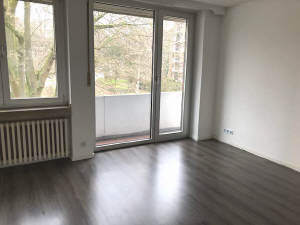 Wohnraum mit Balkon - 2 Zimmer 2- Zimmerwohnung zur Miete in Mönchengladbach