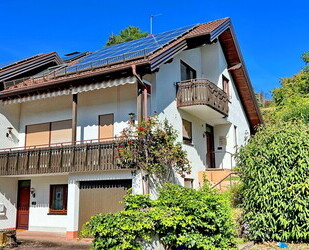 Großzügige Dachgeschosswohnung mit Garten und Klimaanlage. - Baden-Baden / Oberbeuern