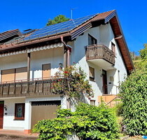 Großzügige Dachgeschosswohnung mit Garten und Klimaanlage. - Baden-Baden / Oberbeuern
