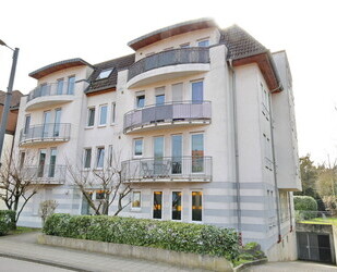 Frisch renovierte 3-Zimmer-Wohnung mit 2 sonnigen Balkonen - Karlsruhe