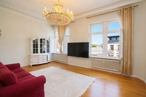 Großes Wohnzimmer - 3 Zimmer 3- Zimmerwohnung zur Miete in Baden-Baden