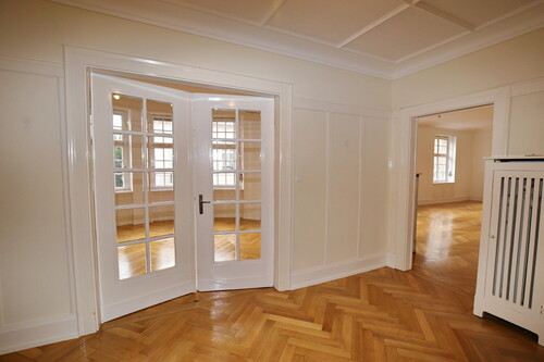 Diele - Etagenwohnung mit 210,00 m&sup2; in Baden-Baden zur Miete