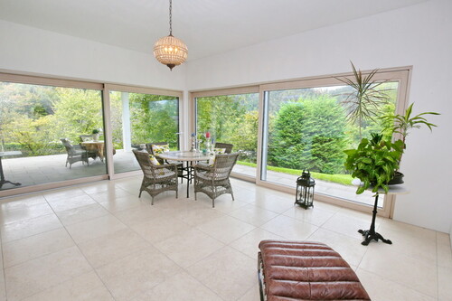 Esszimmer mit Zugang zur Terrasse - 