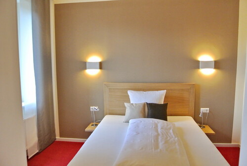 Schlafzimmer - Mehrfamilienhaus, Wohnhaus mit 205,36 m² in Baden-Baden zum Kaufen